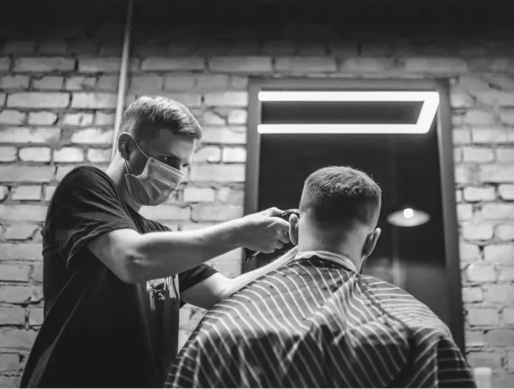 Master barber at work